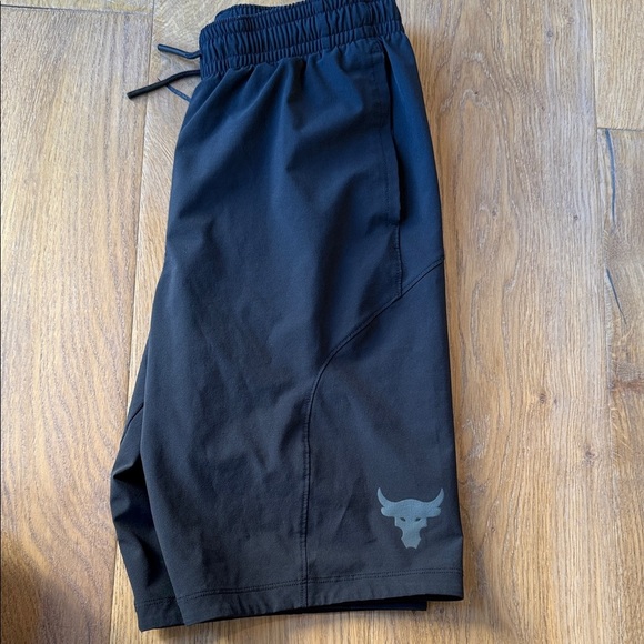 Under Armour Men's Black Athletic Shorts - Picture 3 of 4